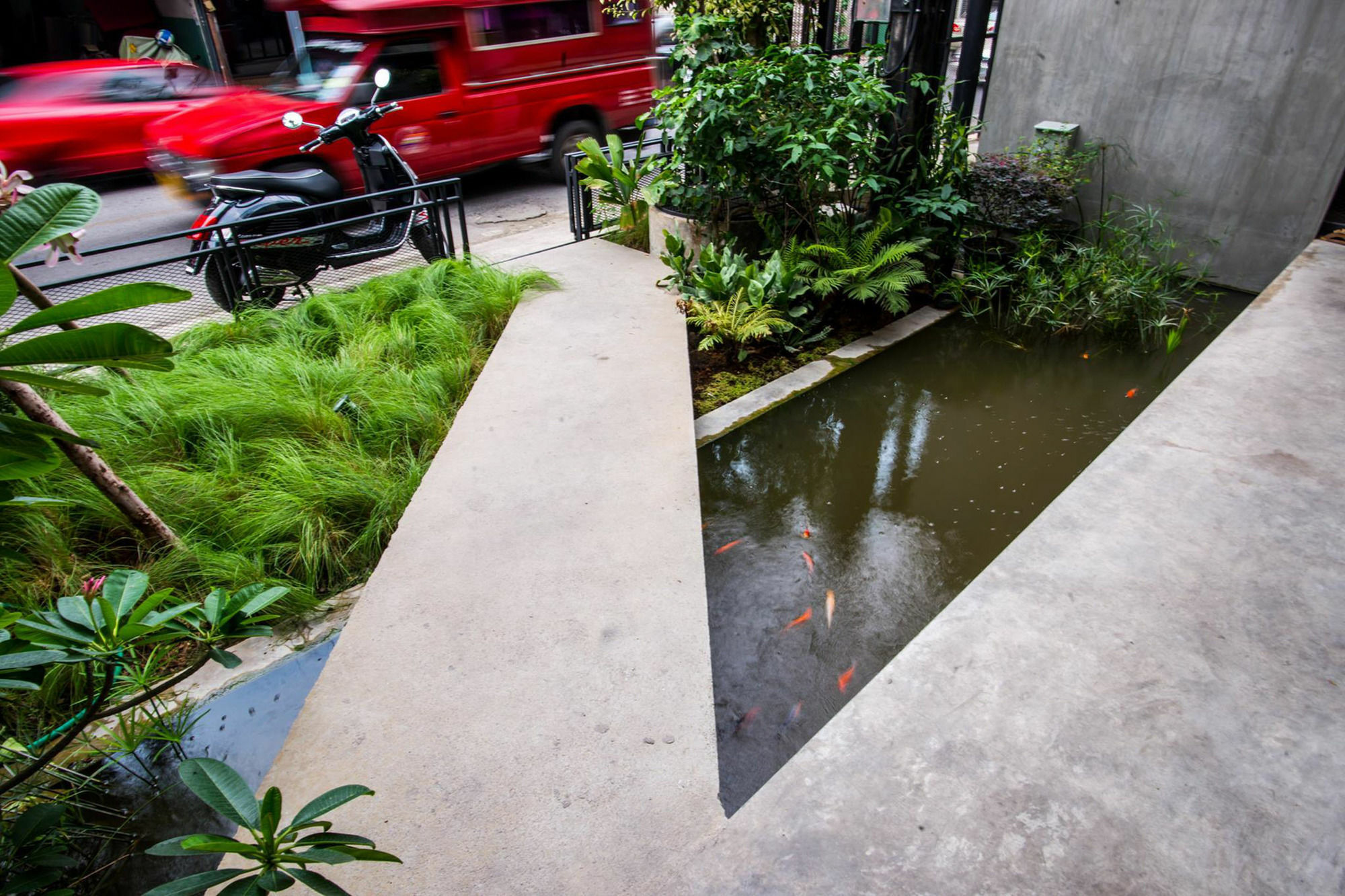 B Arch House Hotel Chiang Mai Exterior photo